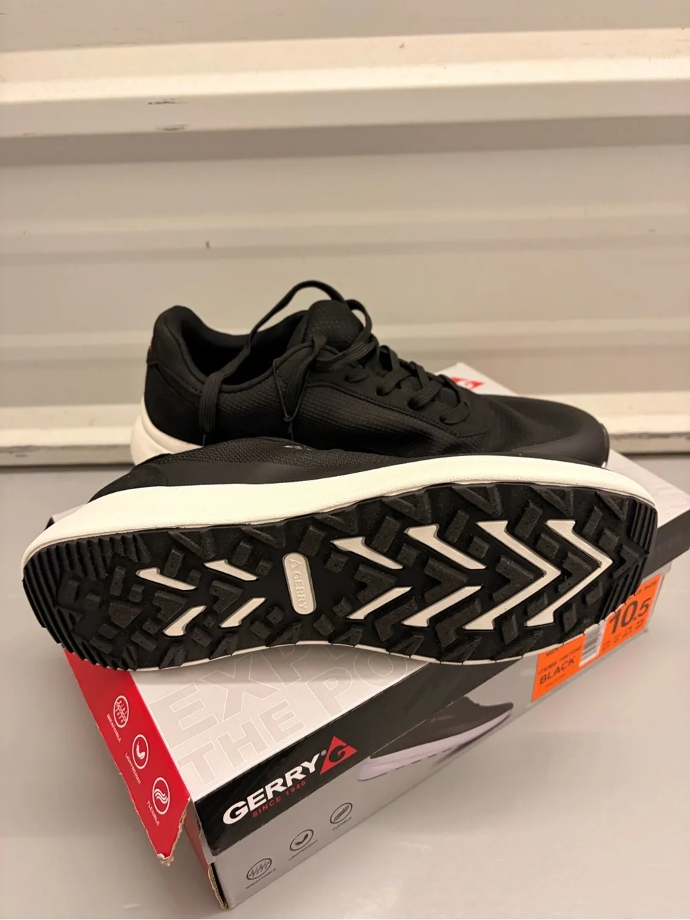 Gerry Men's Creston Lightweight Athletic Sneakers Black White NWT - Size 10.5